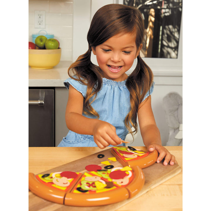 girl making a pizza