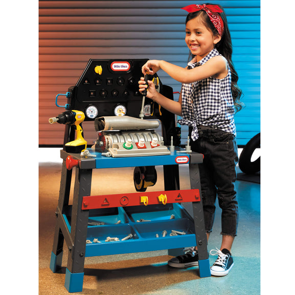 Black & Decker Smoby Toy Workshop with mechanical drill, mot